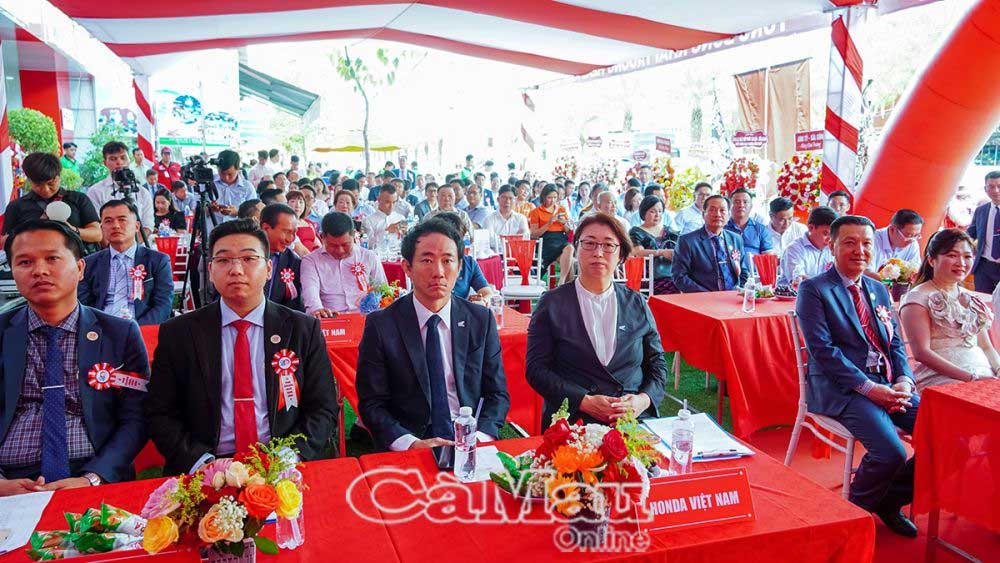 khai-truong-cua-hang-xe-gan-may-va-dich-vu-head-nam-binh-8-2