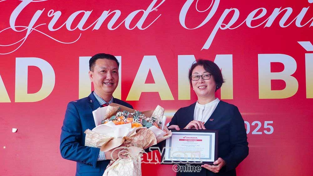 khai-truong-cua-hang-xe-gan-may-va-dich-vu-head-nam-binh-8-4